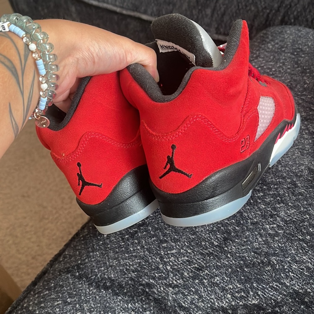 Jordan Retro Raging Bull - Picture 3 of 3